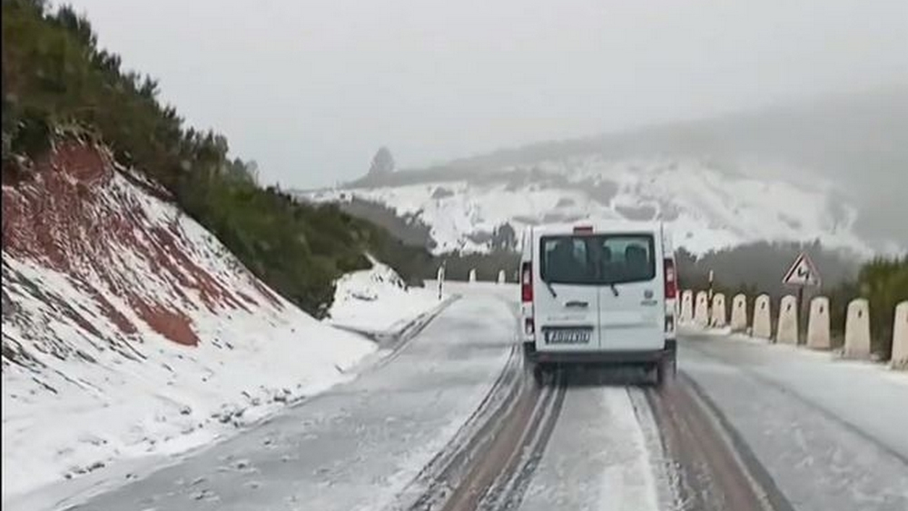 Vídeo mostra neve no acesso ao Areeiro
