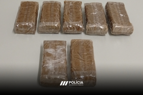 Polícia do funchal apreende quase 2 mil doses de droga