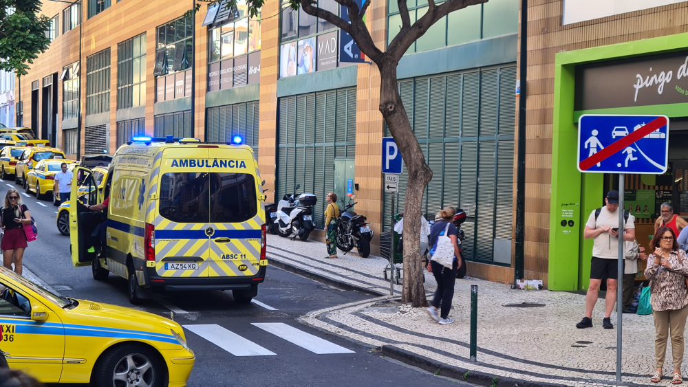 Bombeiros chamados ao Centro Comercial Anadia