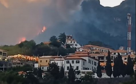 Vídeo mostra chamas no Pico Furão, no Curral das Freiras (vídeo)